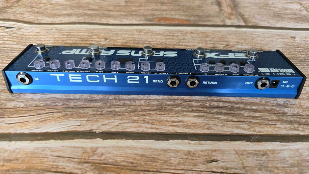 Tech 21 Sansamp Bass Fly Rig preamp drive chorus comp tuner multi FX