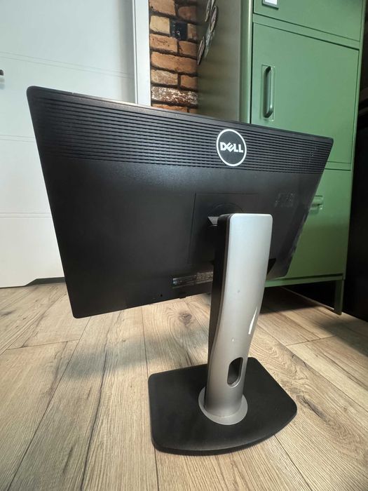 Monitor Dell P2210 22″ Pivot – DP/DVI/VGA