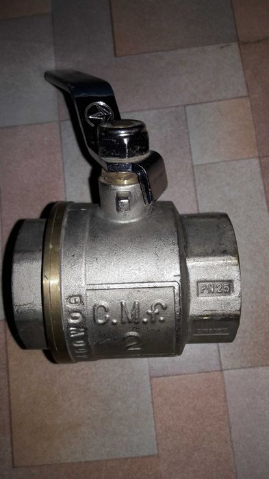 Новий сантехнічний кран ,одно та двохходовий водяні крани та ін.