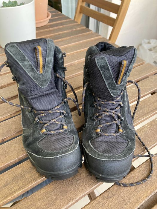 Botas de caminhada, tamanho 41, como novas