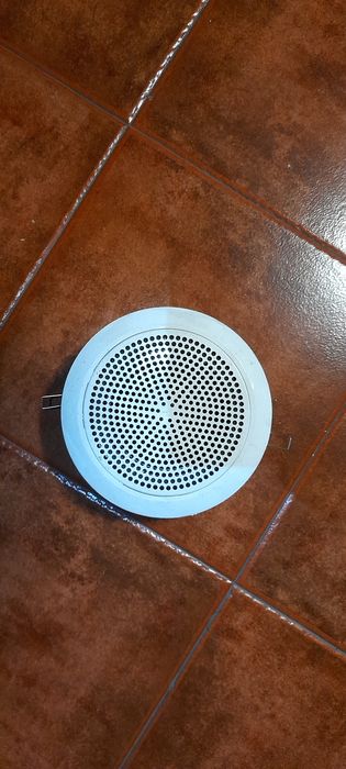 Colunas de som de teto