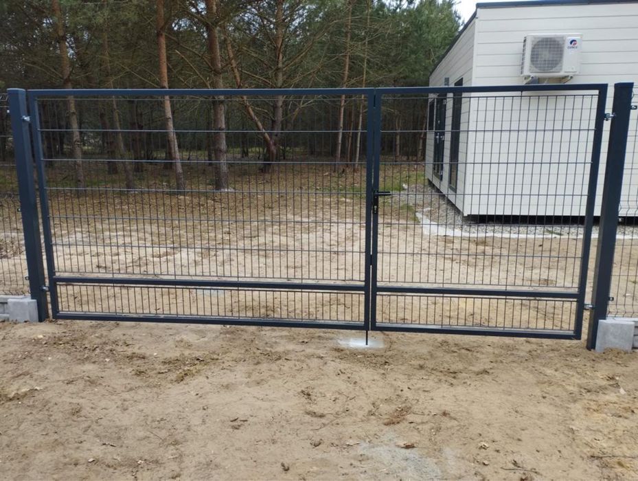 Panele ogrodzeniowe, ogrodzenie panelowe, panel fi4 montaż z montażem