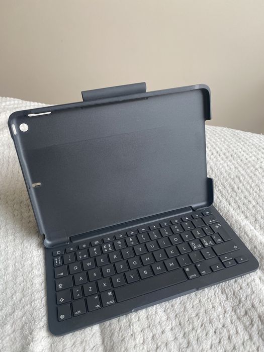 Klawiatura do IPada LogiTech Slim Folio