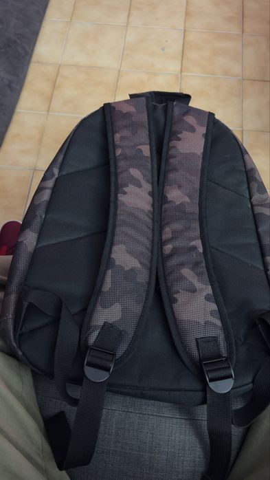 Mochila FILA – Excelente estado