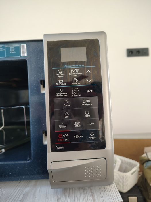 Мікрохвильова піч з грилем  SAMSUNG GE83KRS-2/UA