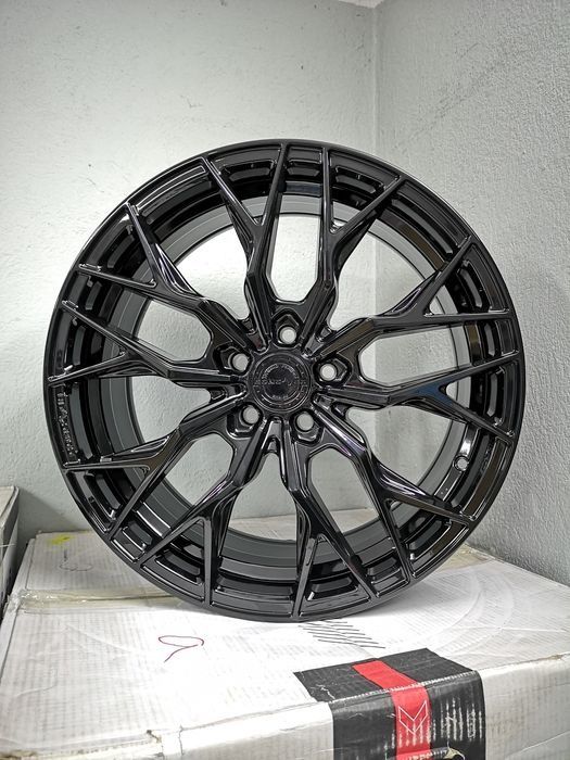 Okazja! Felgi Concaver CVR1 19" 8J ET40 5x112 Golf Cupra A3 Black