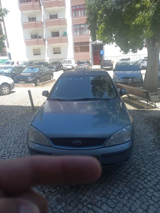 Ford mondeo 2002490068641401415680