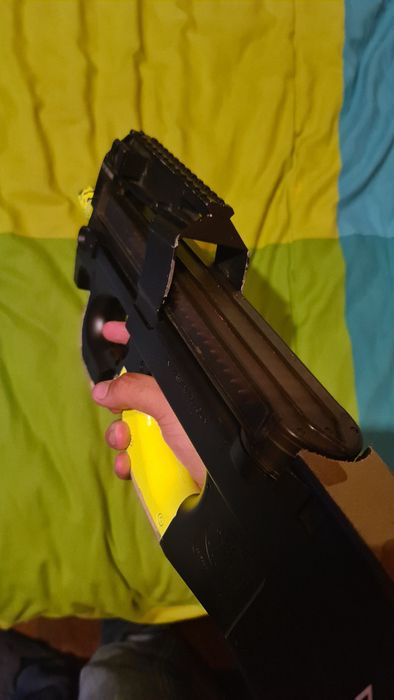 Airsoft P 90 AEG
