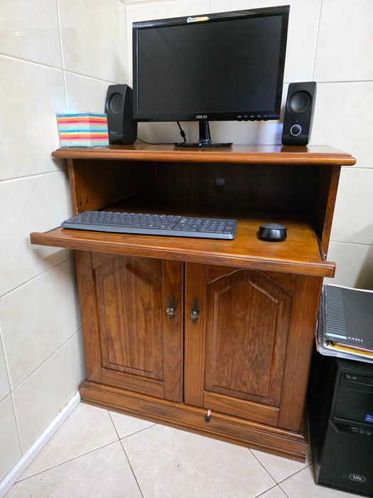 Móvel TV/PC  usado em bom estado