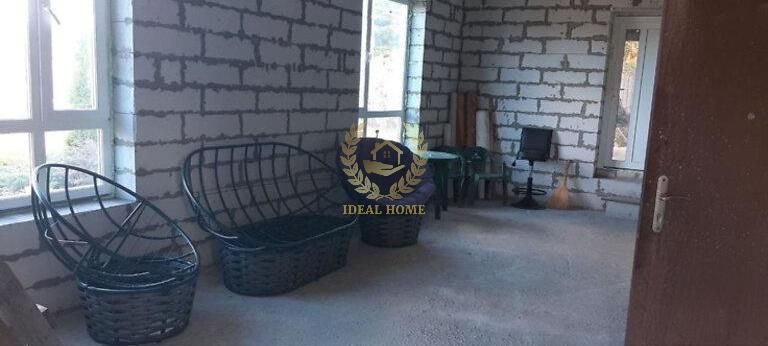 Продаж будинку на 4 кімнати в Рожнах