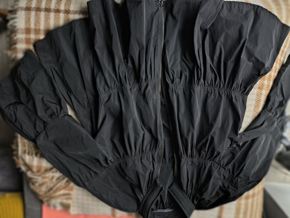 Женская  ветровка б/у