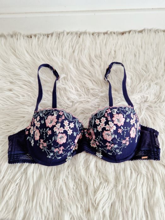 Dorina 90B 40B biustonosz usztywniany stanik Push up