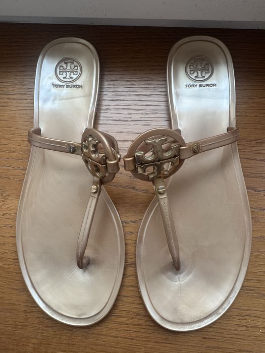 Tory Burch - klapki z logo