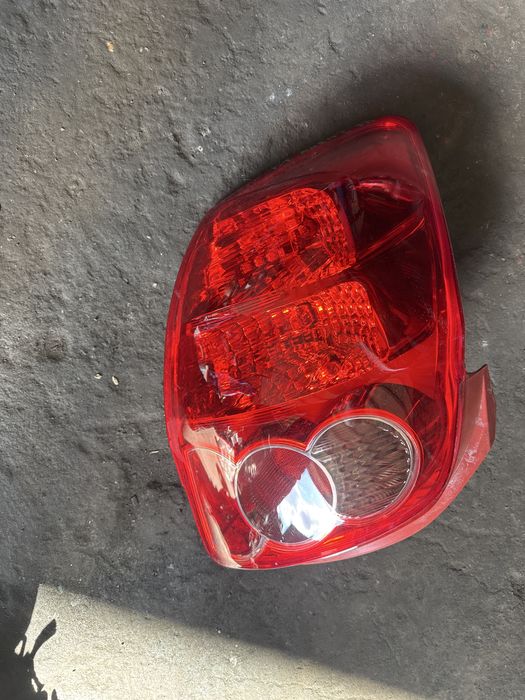 Lampa lewy tyl toyota auris 1 3d