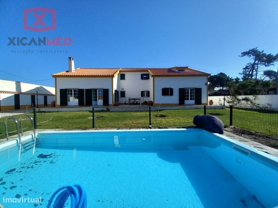 Moradia T4
Moradia Exclusiva com Piscina e Jardim a 15min a pé da ...
