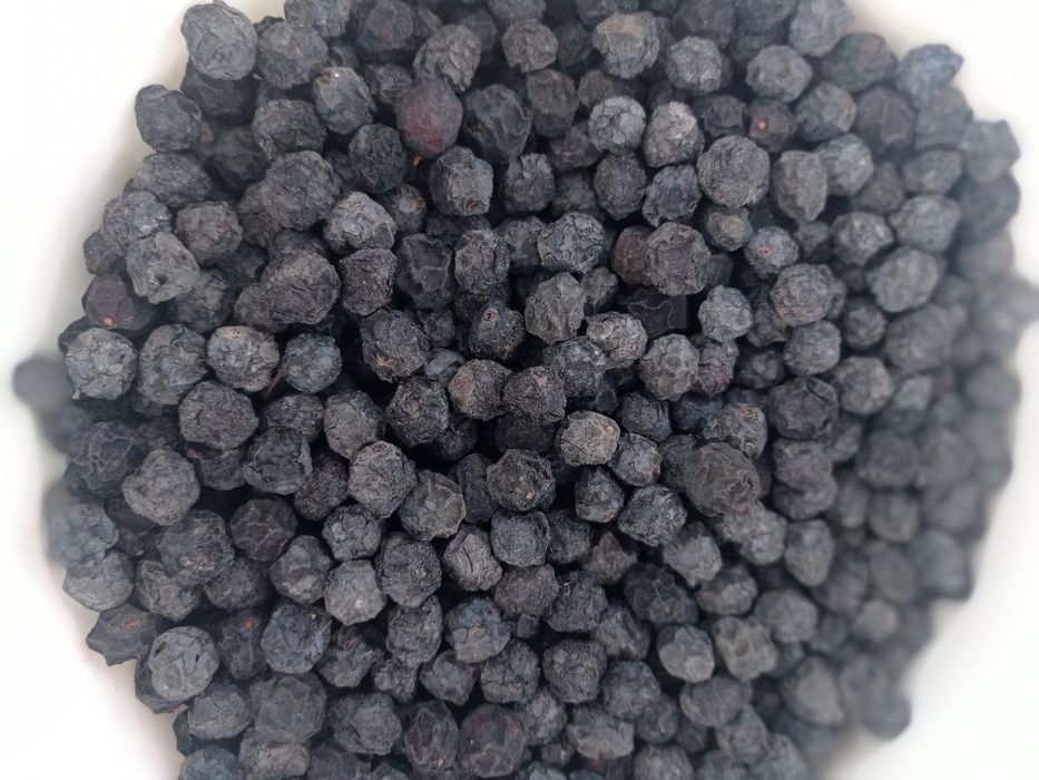 Сушені ягоди терену