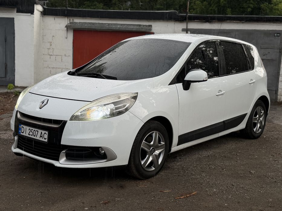 RENAULT MEGANE SCENIC  2012 р.в, рест к9к на механ-6
