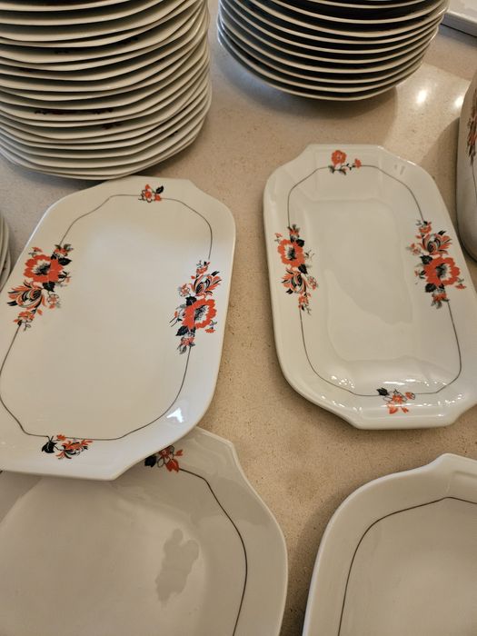 Conjunto de jantar Vista Alegre de colecção  1947