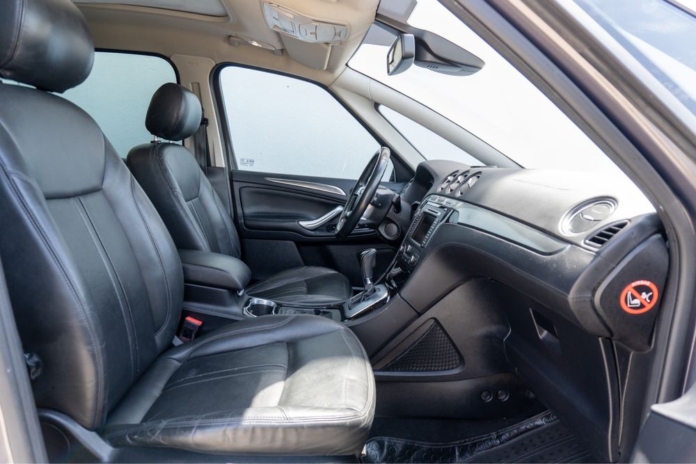 Ford S-Max — fotografia 12