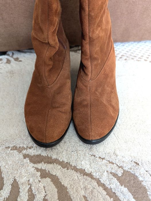 Високі замшеві сапоги чоботи