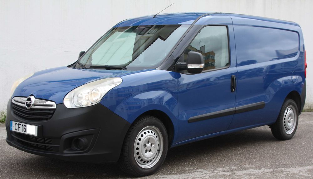11/2014 Opel Combo 2,0 CDTi - 135 cavalos. Versão longa. Ar condicionado. 187600 km.