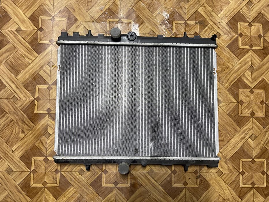 Радіатор охолодження Citroën C4 2005–2010 Peugeot 307 308 ситроен б/в