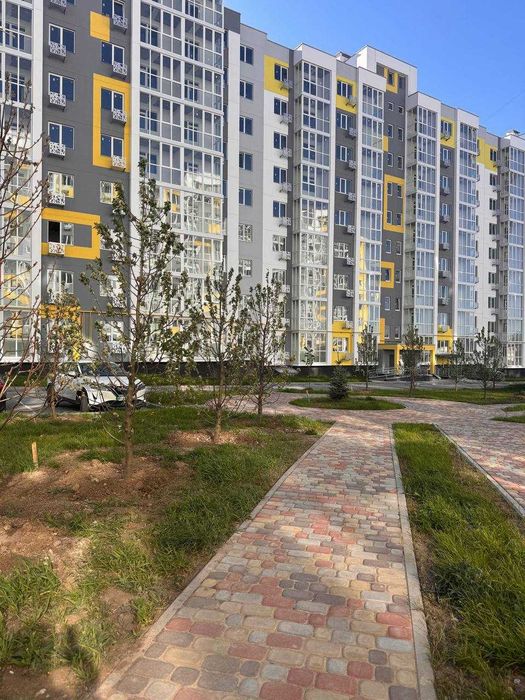 Однокімнатна 41м²/10м² ЖК Пелюстковий. Вікна у двір