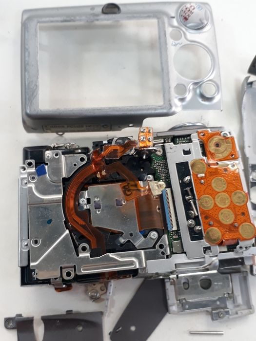 Фотоаппарат Canon Ixus 750 (Nikon)  .