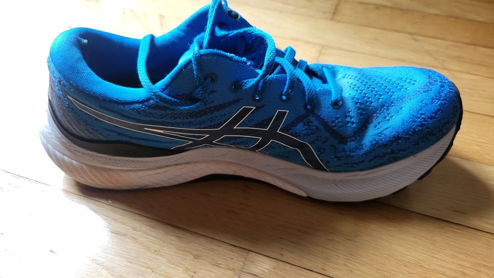 Ténis em bom estado