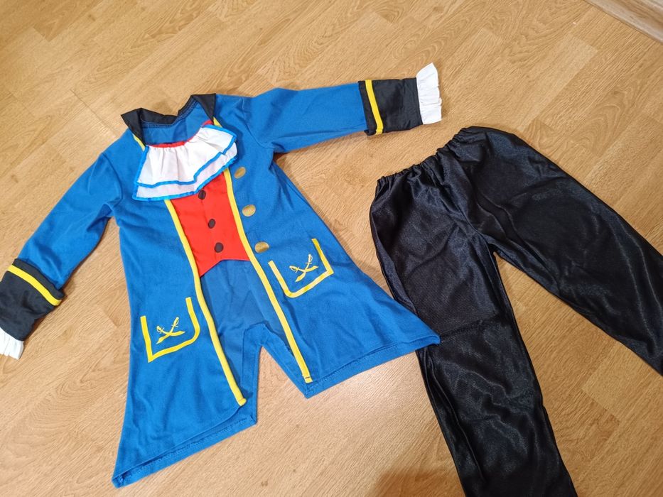 Новорічний костюм пірата