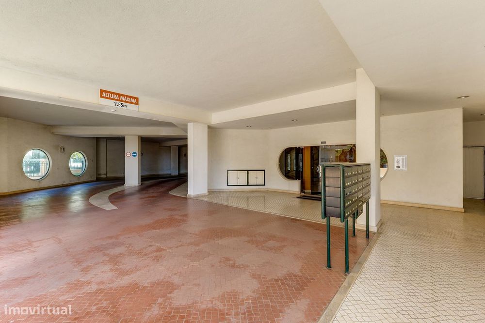 T3 no Condomínio Riviera com Piscina, Ginásio e 2 Parques junto à Prai
