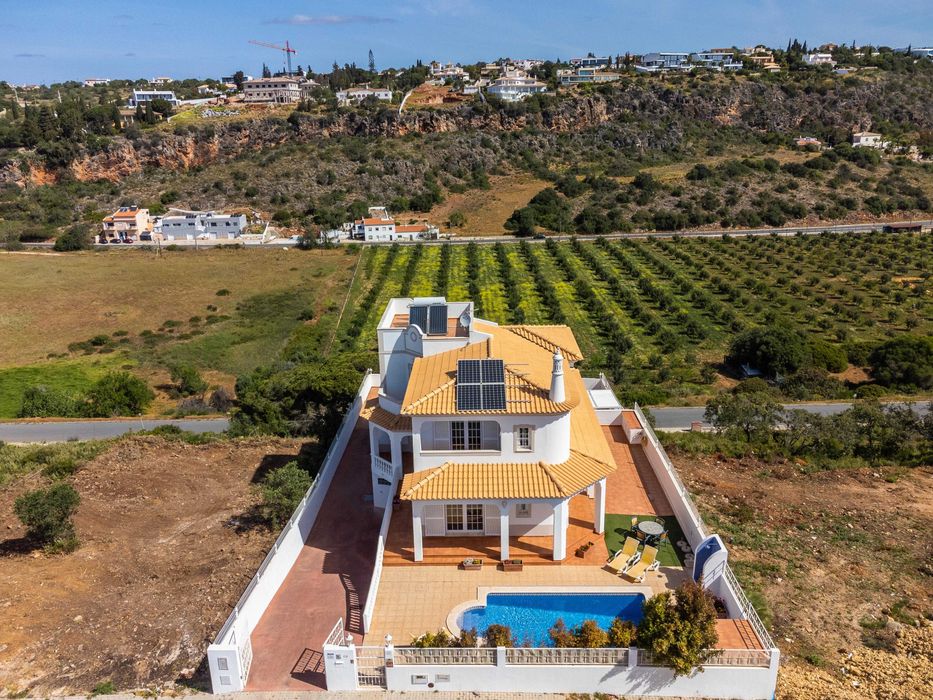 Vivenda Chris by Gabi Miguel - V4 com piscina privada