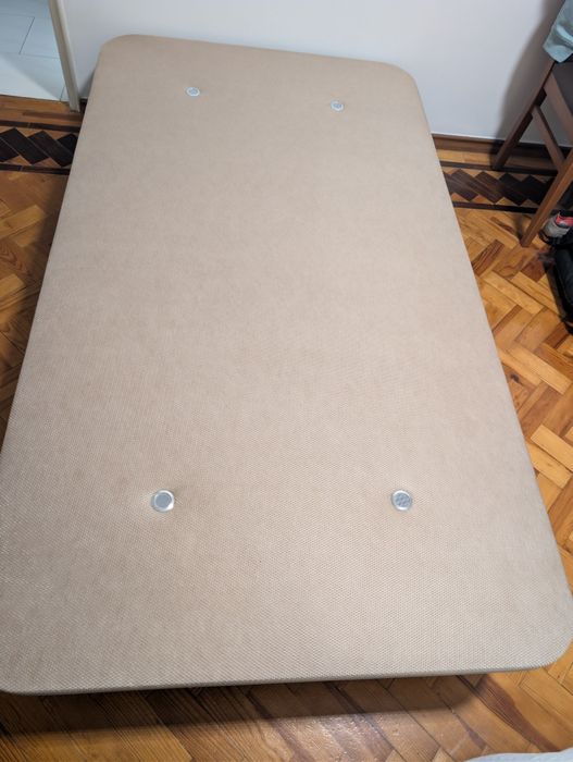 Estrado cama e colchão corpo e meio