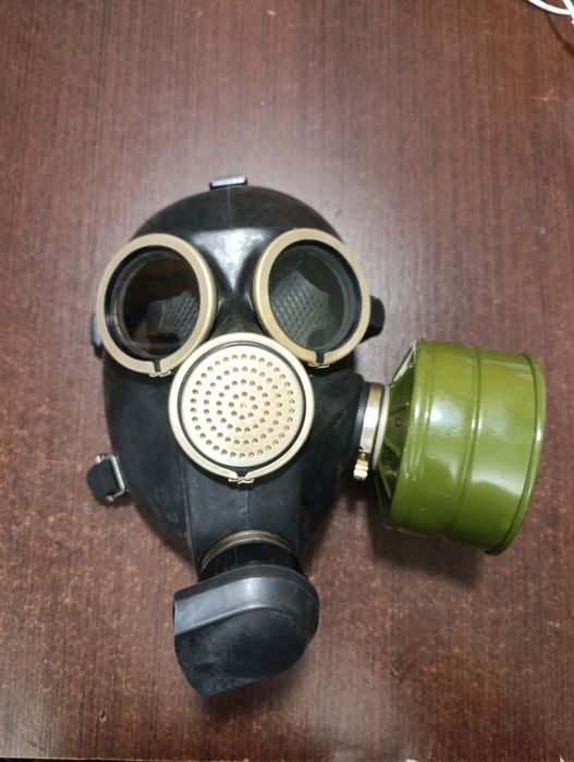 Противогаз Гп7 .
