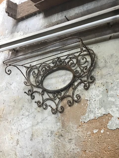 Cabide em ferro anos 60