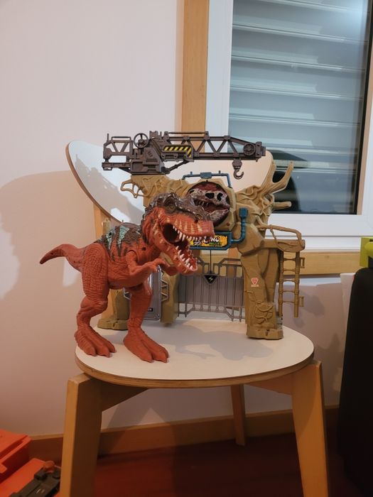 Conjunto de dinossauros Dino Valley,