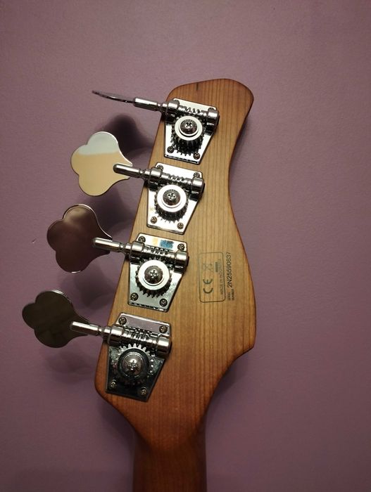 Leworęczna gitara basowa Sire Marcus Miller P5