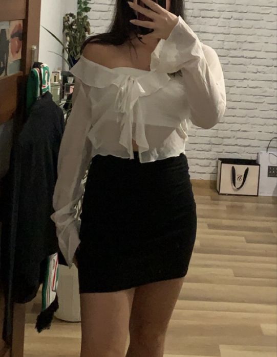 czarna spodniczka hm