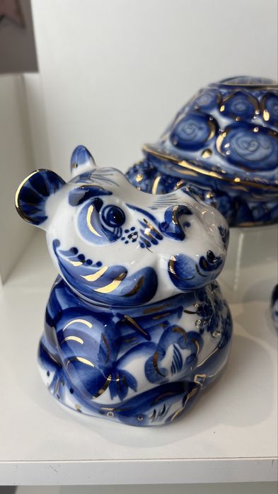 Копилка свинья.  .гжель(15на 11)