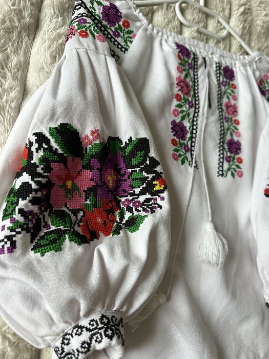 Продам вишиванку для дівчинки