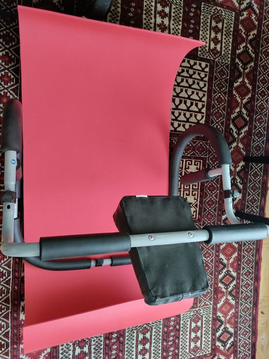 Abdominal exercise machine with mat435905397774755841