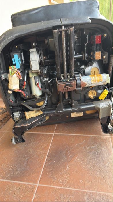 Fotele seat leon elektryczne