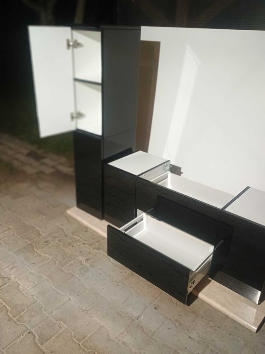 Zestaw mebli łazienkowych, słupek i szafka pod umywalkę, nowe