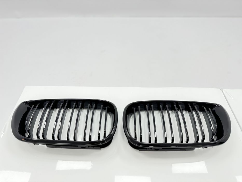 Решітки радіатора (Ніздрі) для BMW 3-Series E46