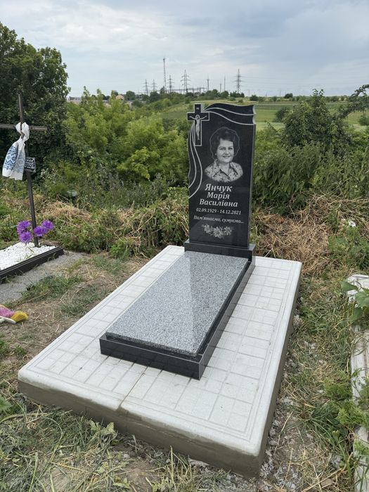 Бюджетні памʼятники з НАТУРАЛЬНОГО КАМЕНЮ | Одинарні | Подвійні