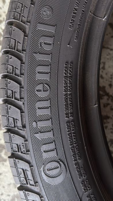Pneus 185/60r17C Continental VancoContact com 90% de piso