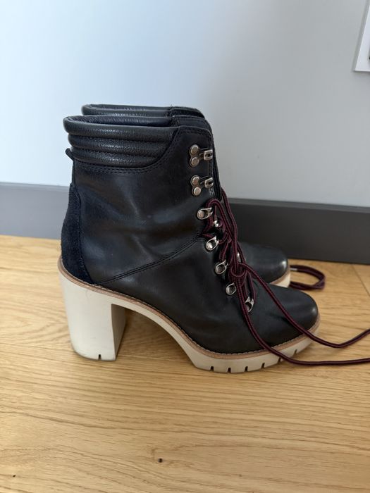 Skorzane sznurowane botki na obcasie Tommy Hilfiger