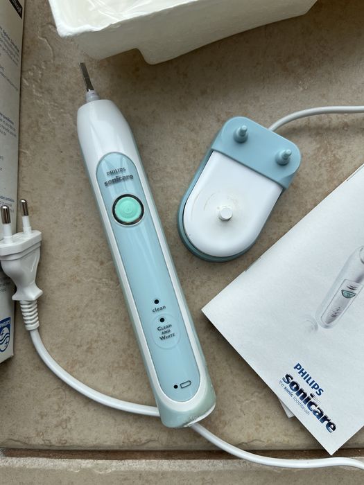 Philips szczoteczka Sonicare HX6710 uszkodzona i ładowarka HX6100
