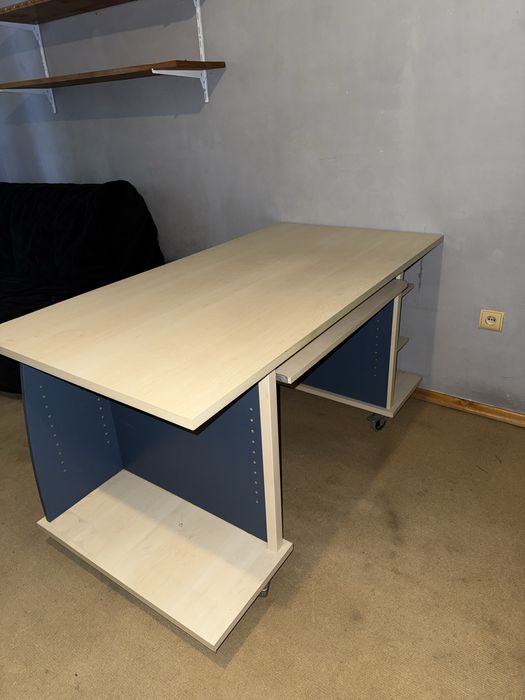 Biurko, stolik na kółkach