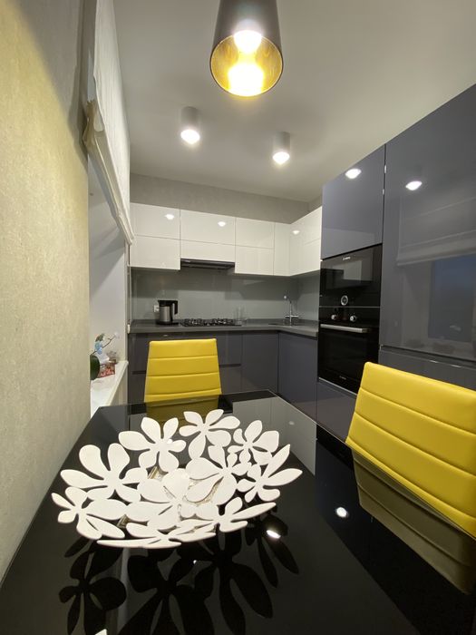 Продам 3-к на Космосі з Дизайнерським ремонтом